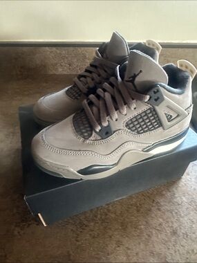 Nike Air Jordan 4 Cave